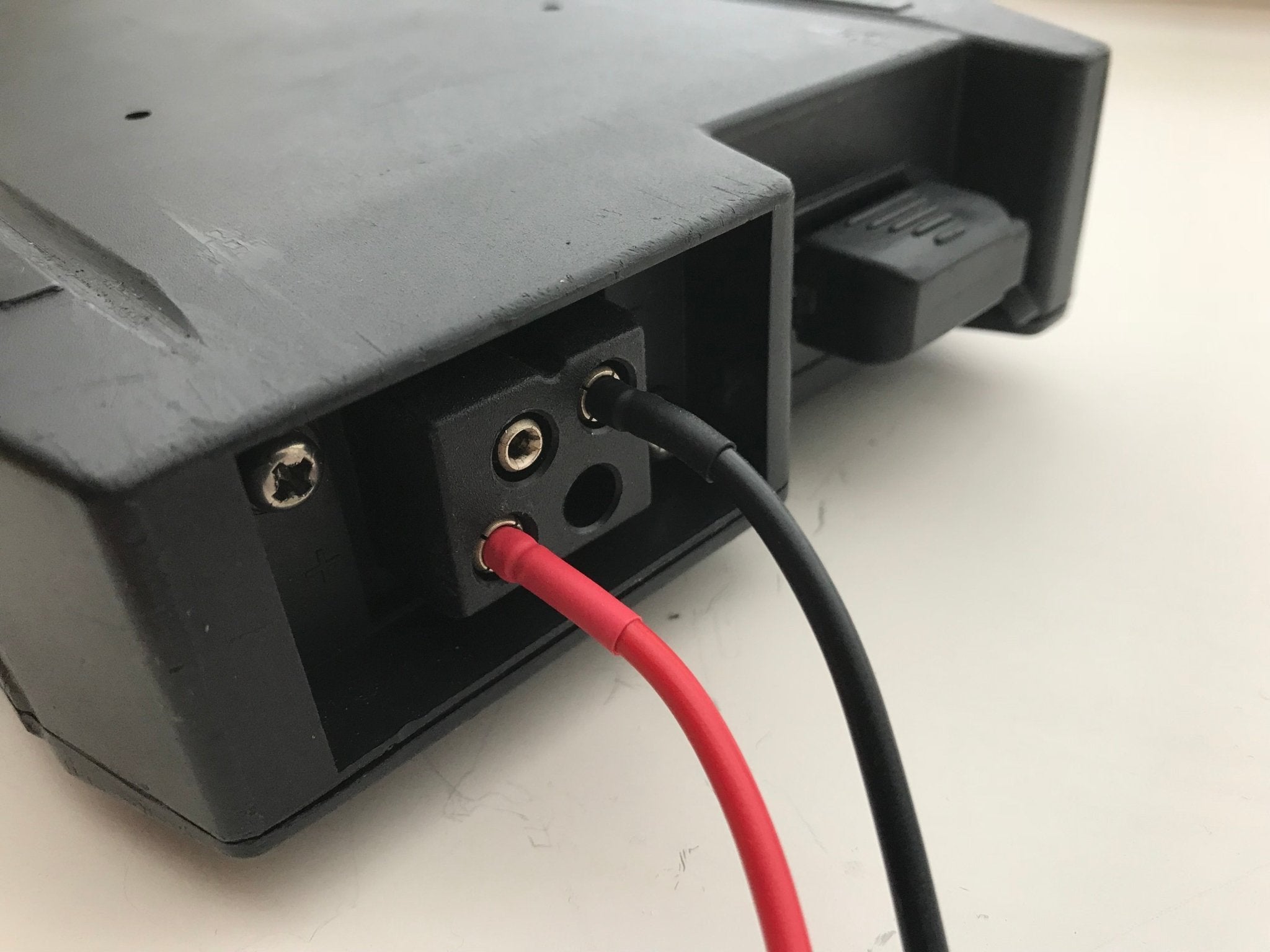 Universal Test Cable Round 3MM Bullet Connector - Cap Rouge